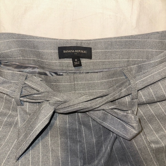 Banana Republic Women's Grey With White Stripe Tie Waist Cropped Pant Size 6 - Picture 3 of 11